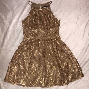 🎉B.Darlin gold dress never worn. Size 11/12🎉